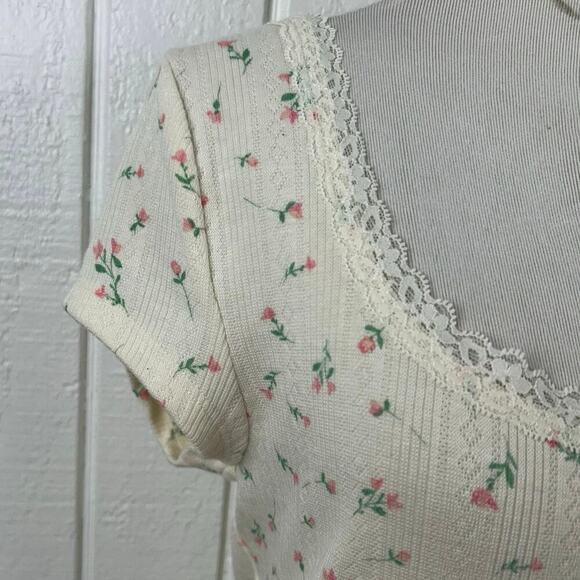 Wild Fable Women Top T-shirt Pointelle Coquette Feminine Rosette Cream Medium - Picture 2 of 8